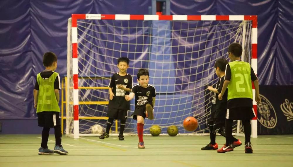 涓囧浗缇ゆ槦瓒崇悆瑙嗛,涓囧浗缇ゆ槦鑱旇禌