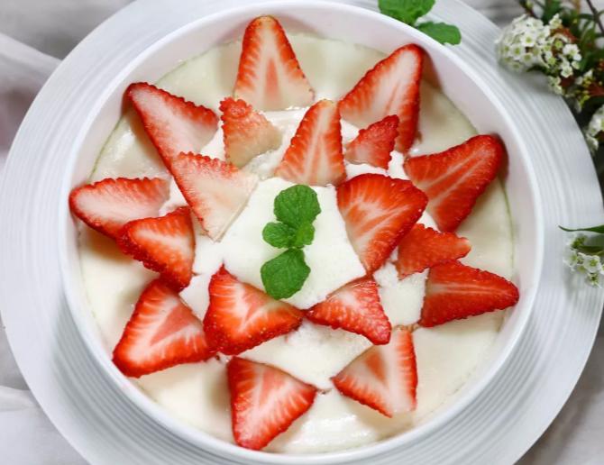 美食｜谁说甜品都很贵？8款高颜值低成本草莓甜品，一学就会