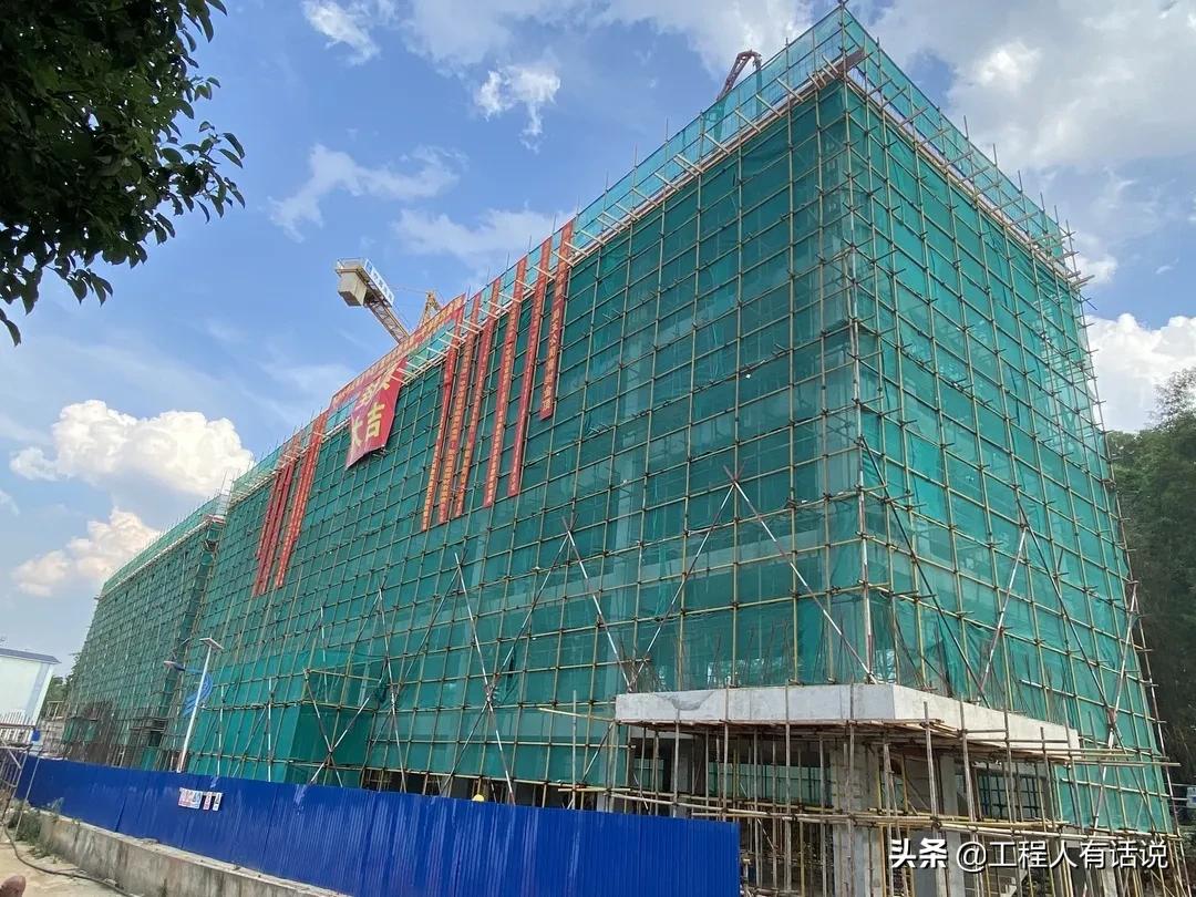 设计边坡超过150米高度,垂直多少米的高边坡属于危大工程