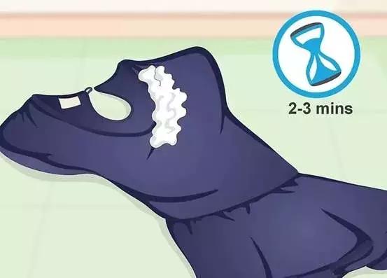 衣服上的粉底污渍如何去除