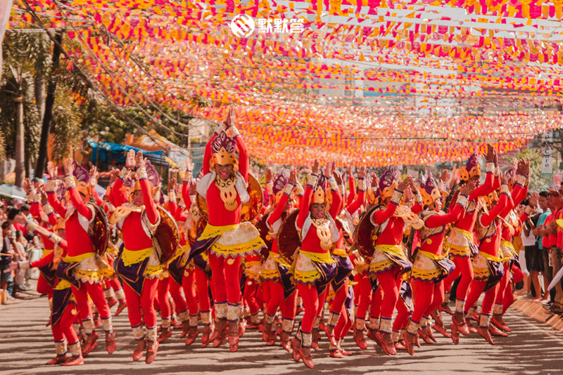 不用去西班牙，3000块就可以参加一年一度的狂欢派对，宿务圣婴节