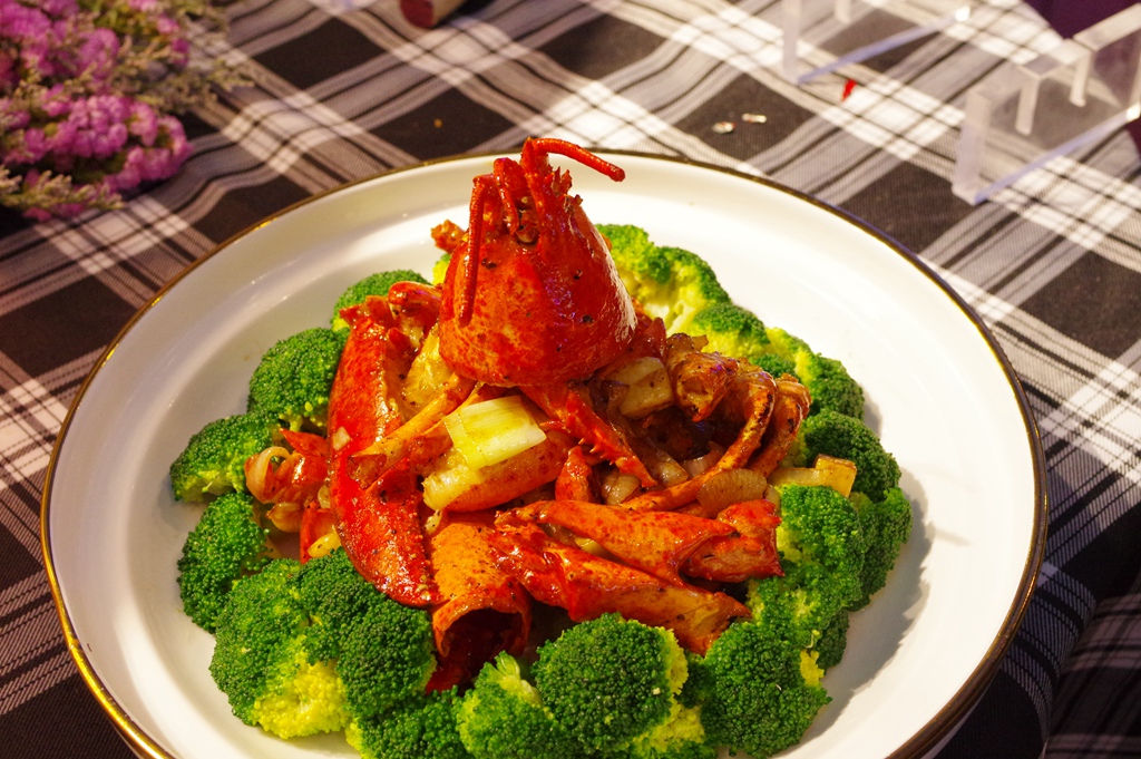 加拿大龙虾怎么吃熟的,加拿大生猛龙虾的正确吃法