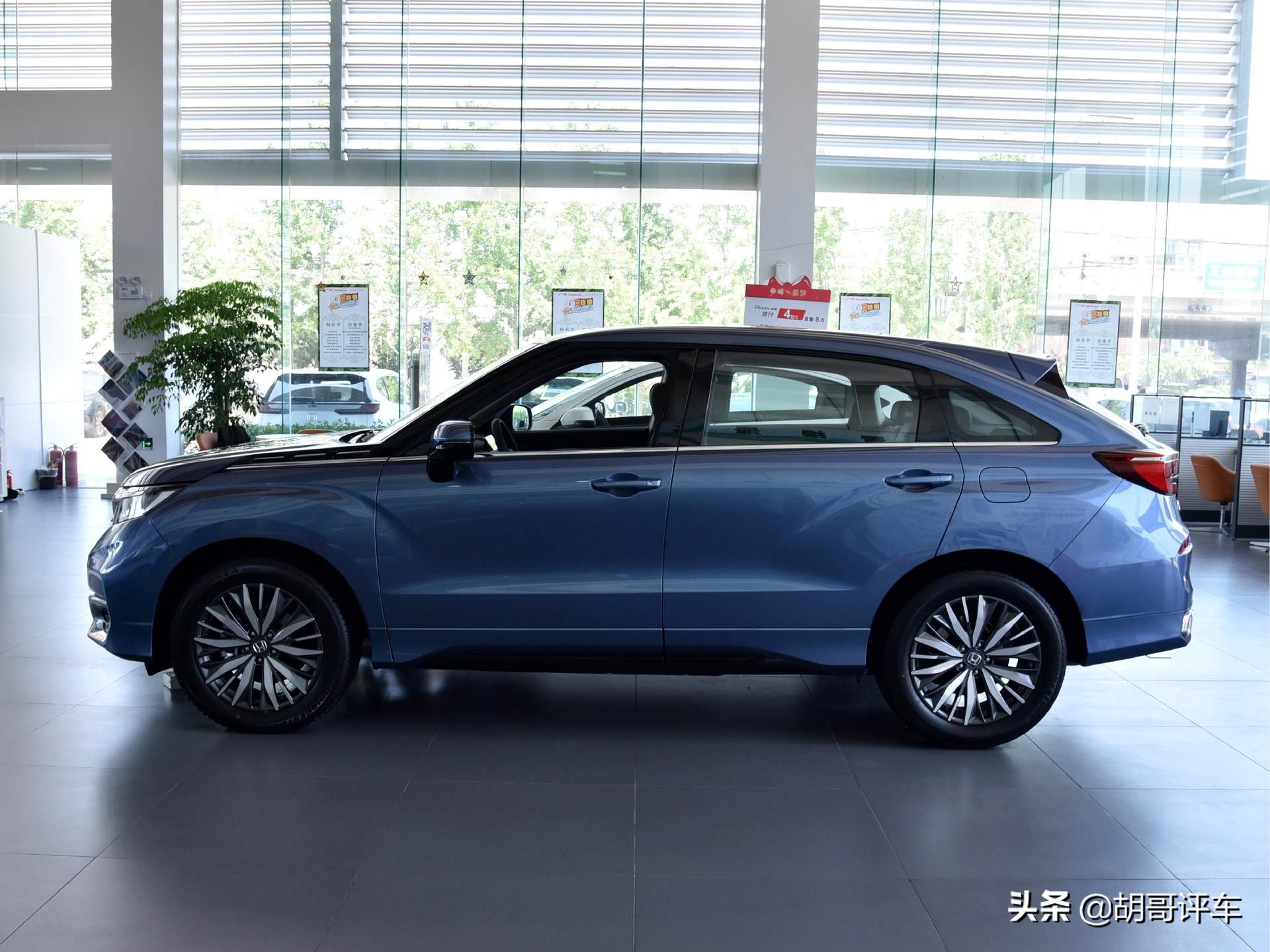 日系小型suv空间最大的是哪个,日系suv大空间10-15万