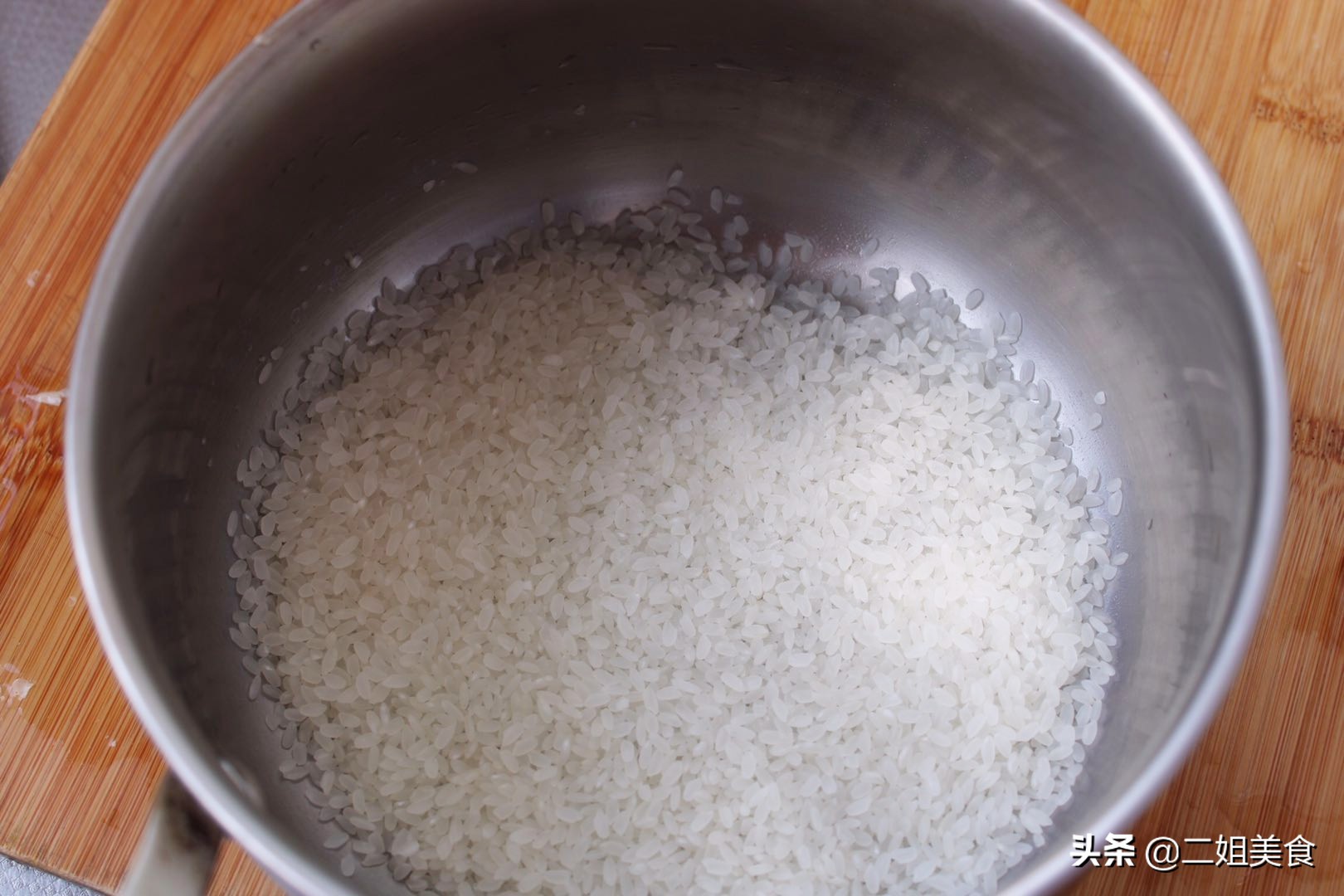 1个小窍门让你煮粥再也不溢锅,锅里煮粥怎样才不会溢出来