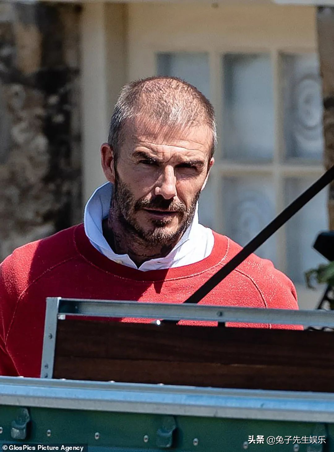 45岁贝克汉姆街拍,贝克汉姆年轻背头