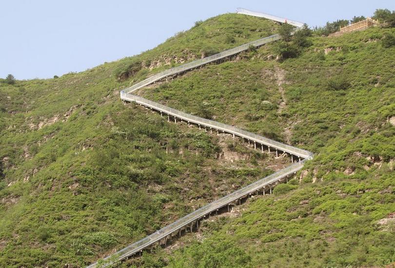 彩虹玻璃栈道漂流,玻璃栈道漂流8.8公里