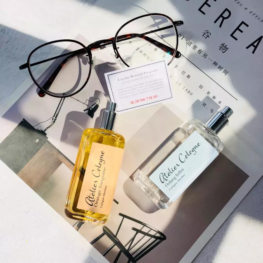 过年穿上红衣服还不够，喷上这支香水就是欧气最旺的锦鲤本鲤