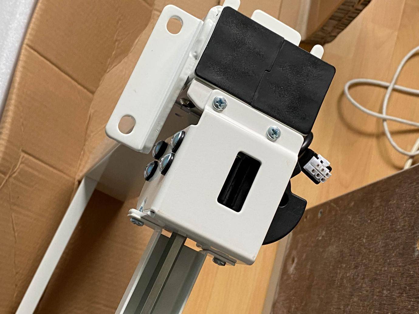 股价涨了五倍多，乐歌电动桌真的这么神奇吗？开箱到使用实测