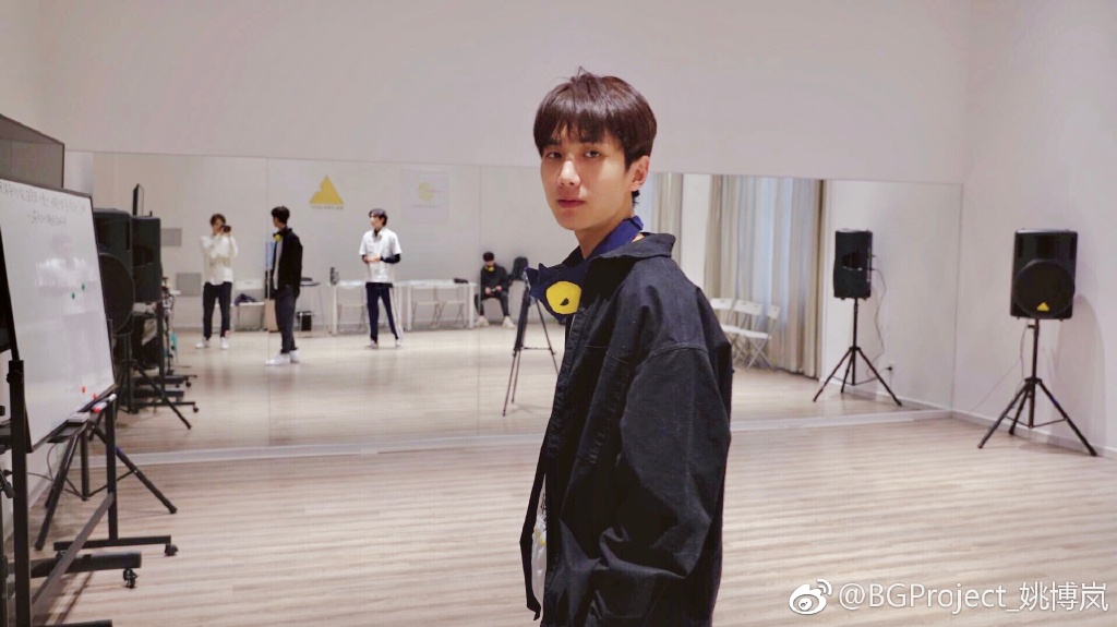 鏄撶儕鍗冪幒鐜嬭仾,鏄撶儕鍗冪幒鍜岀帇鎬濊仾鍚堢収