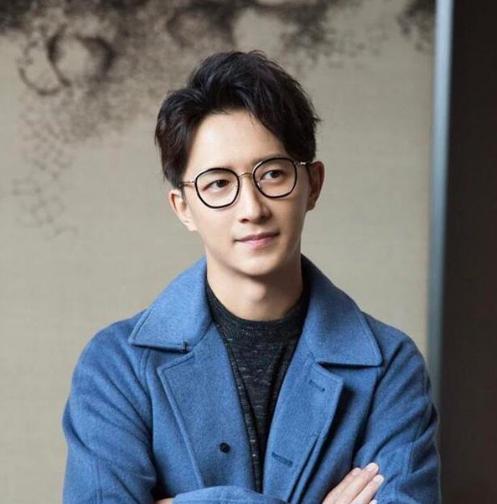 怎样挑选适合自己脸型的眼镜男,怎么选眼镜才能更好看男生