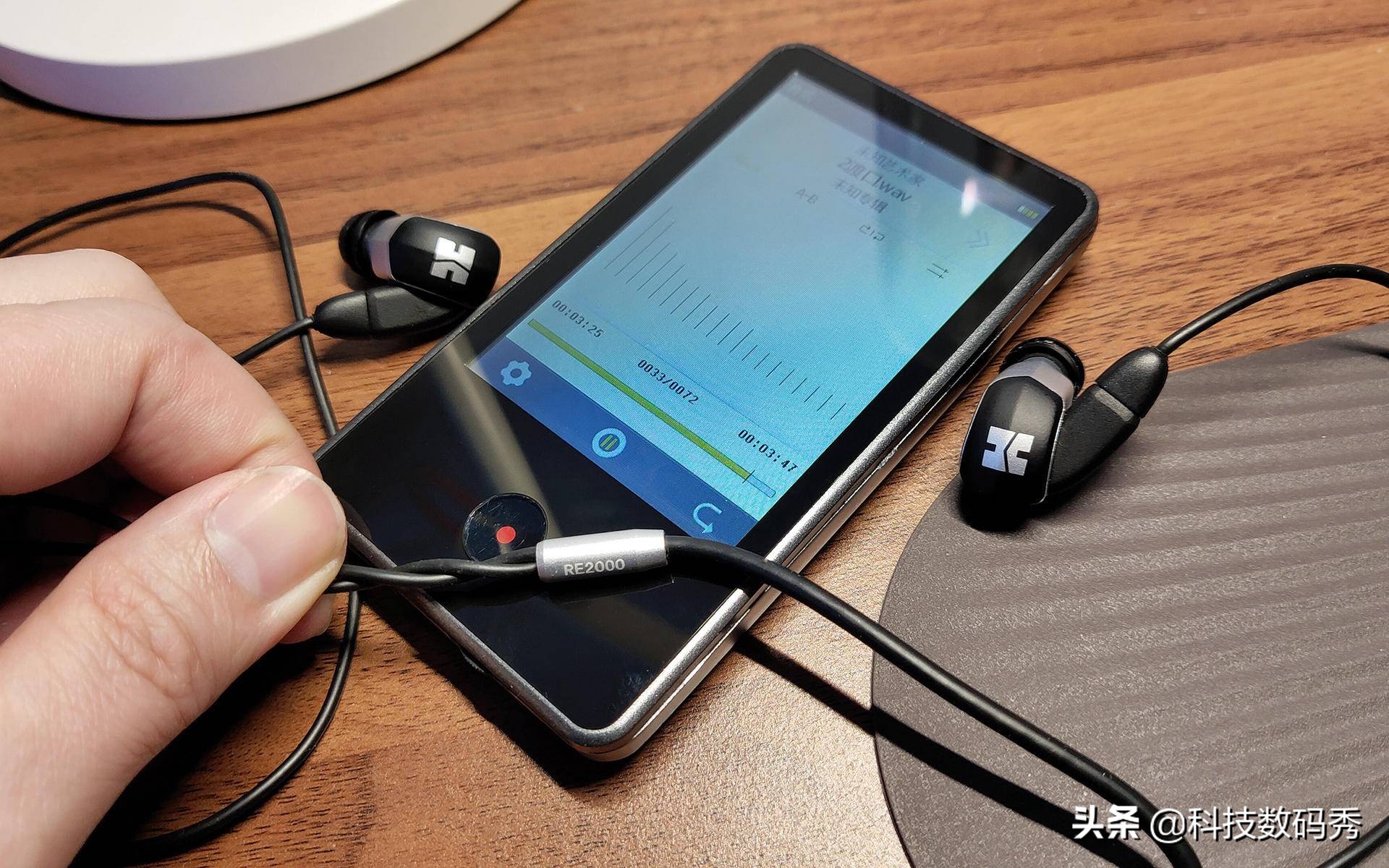 为了匹配这款HIFIMANRE2000，我搬出了十年前的台电“石榴姐”