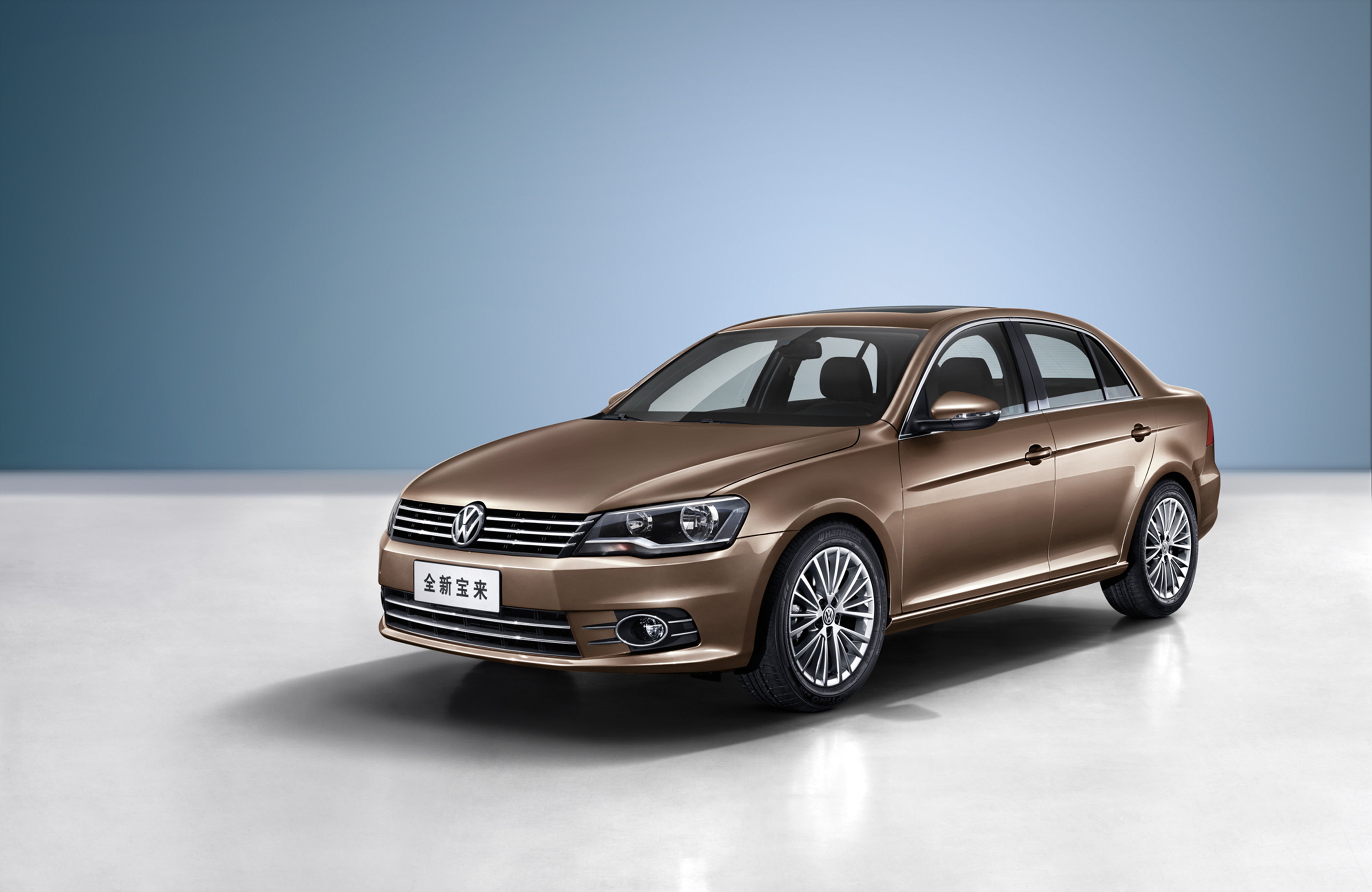 大众新宝来和迈腾哪个好,一汽大众宝来和新宝来