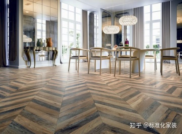装修新人不知道选木地板还是瓷砖？5个点详细对比，学到就是赚到