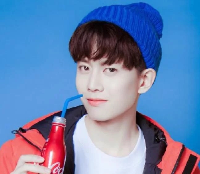 帽子怎么选择适合自己脸型女生,怎么看自己的脸型适合什么帽子