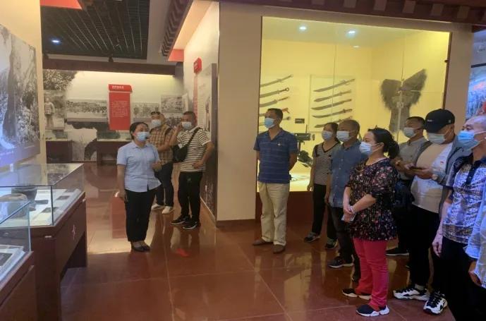 *党**史学习教育专栏丨传承红色基因，聚力发展力量——乐山嘉成建筑公司*党**总支组织*党**员赴泸定开展红色之旅活动