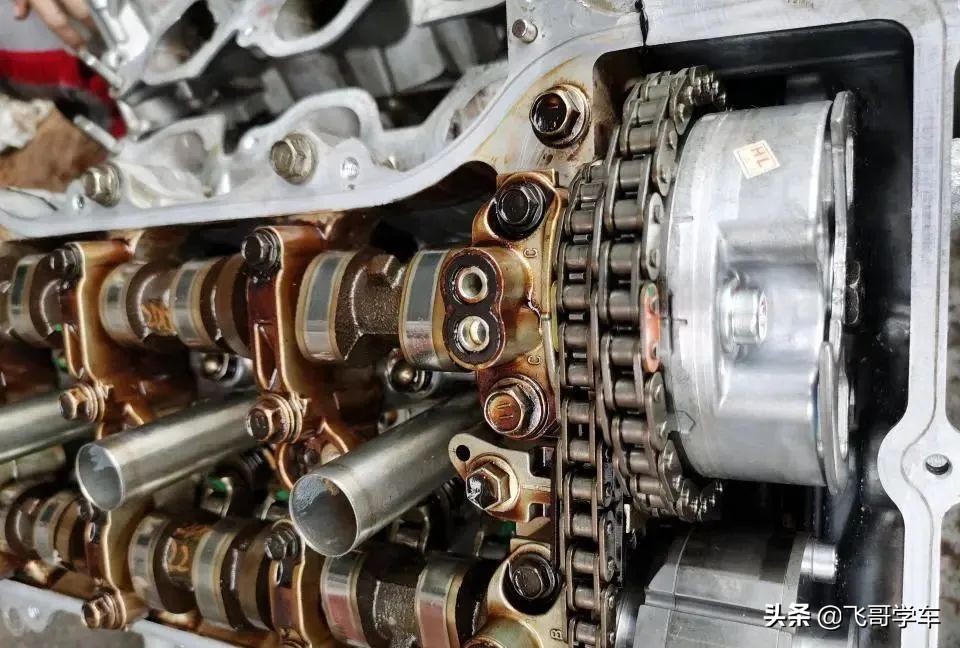 丰田皇冠3.0发动机大修有点共振,皇冠发动机烧机油大修