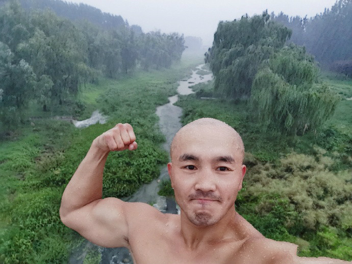 武僧一龙腰部受伤视频,武僧一龙复出