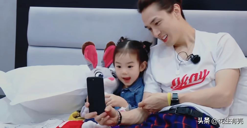 7年之后再次相遇韩剧,戚薇和李承铉跨年晚会双向奔赴