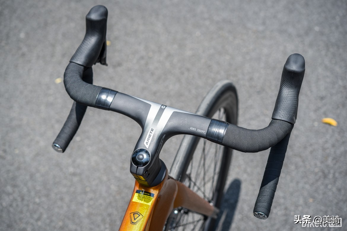 入门碳纤维公路车和顶级铝公路车,kootu碳纤维公路车测评
