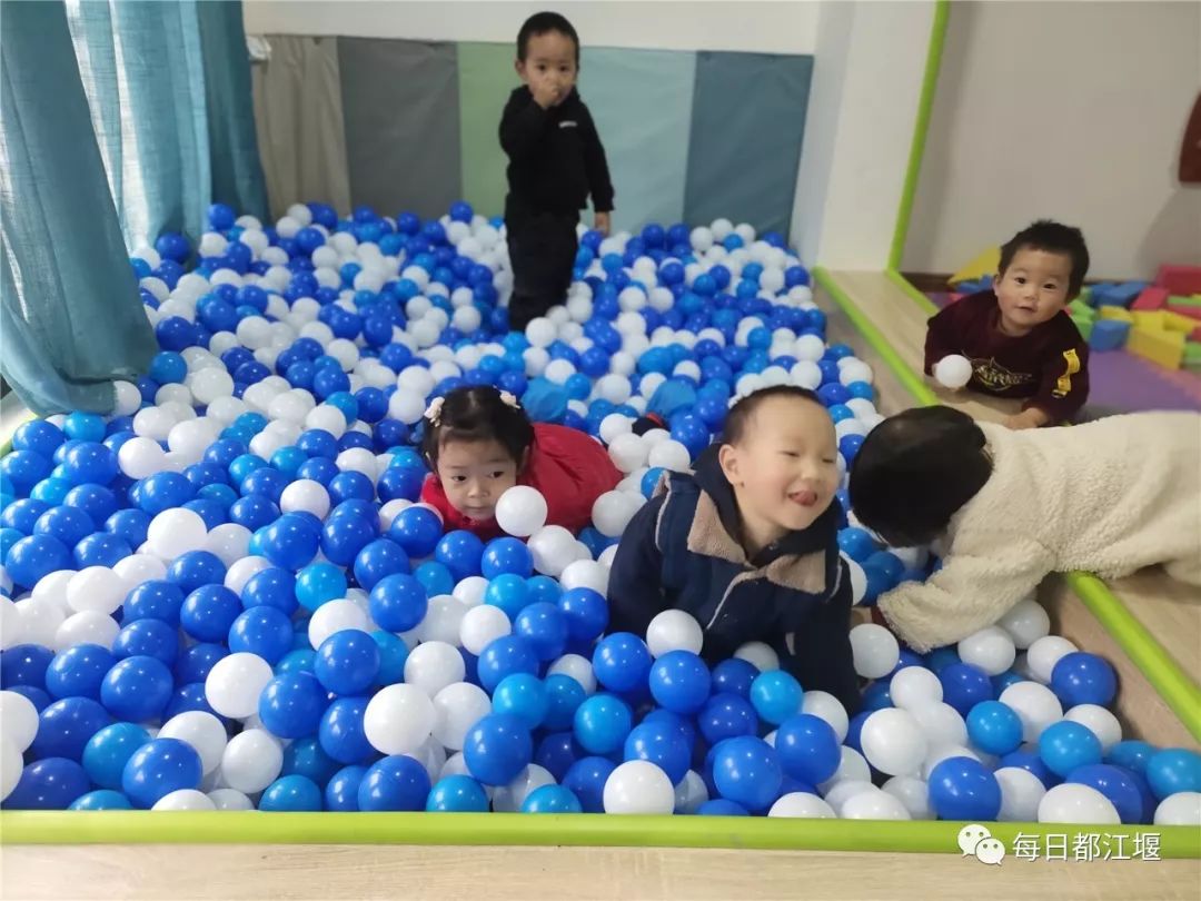 都江堰市幸福镇银杏街道,社区儿童之家都江堰