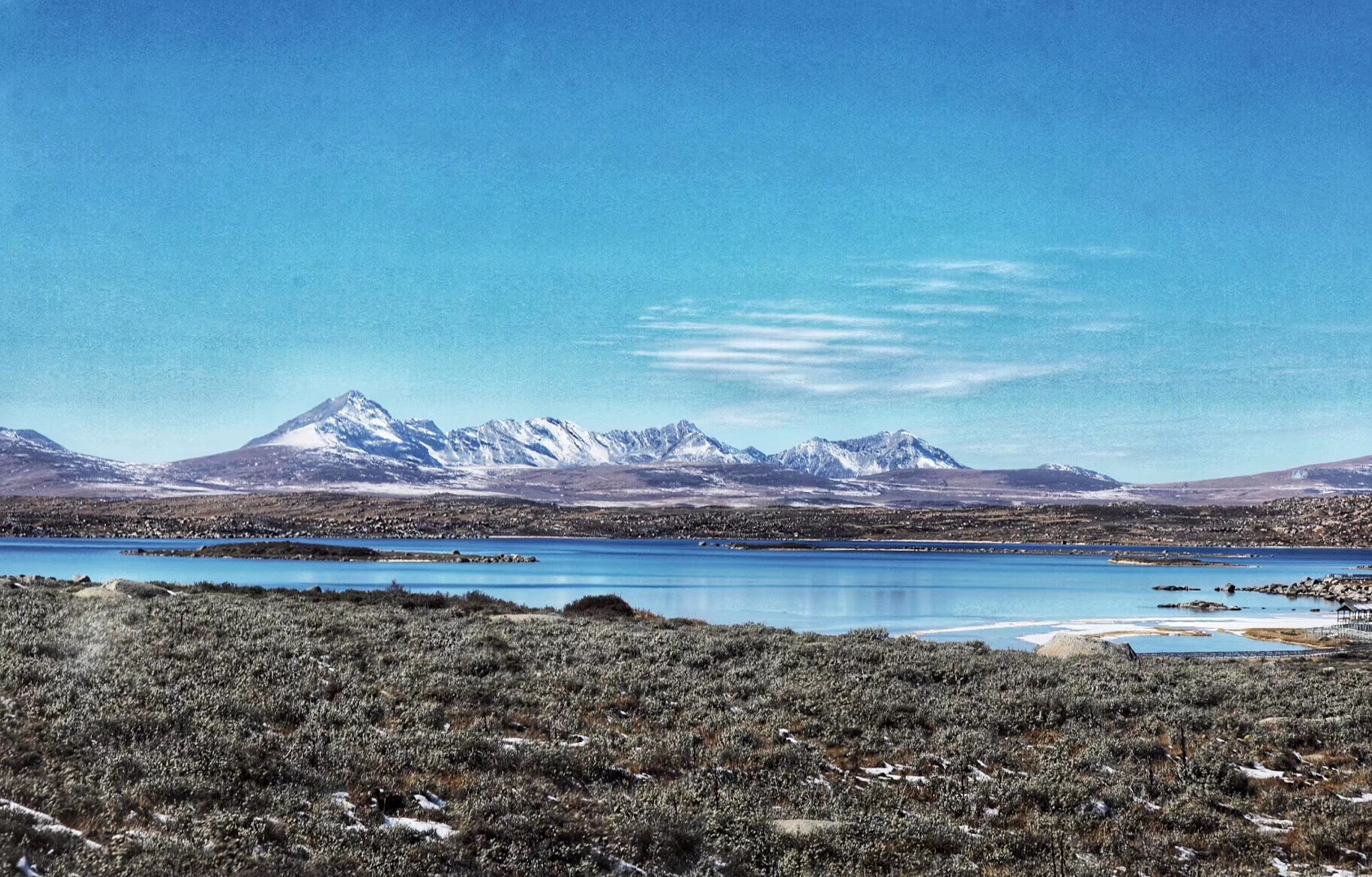 稻城亚丁出新政策，4种情况享受免票，神山下的风光是世外仙境