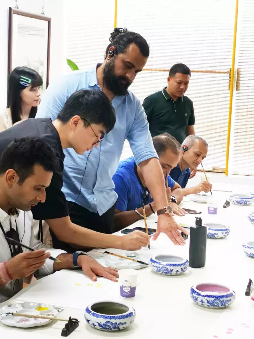 葱茏六月，秦汉胡同商务活动大事纪