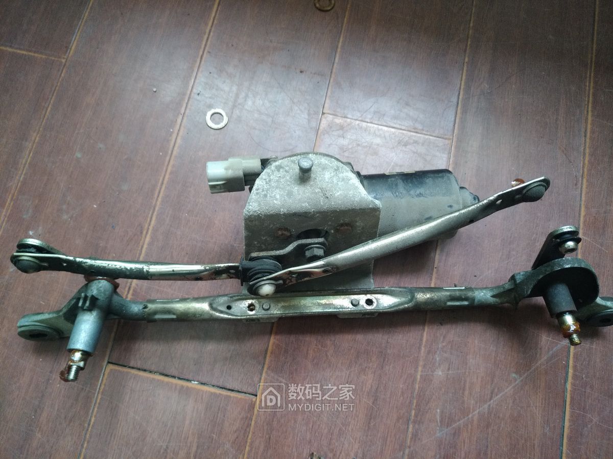 长城c30雨刷连杆怎么修,13年长城c30雨刮器怎么卸下来