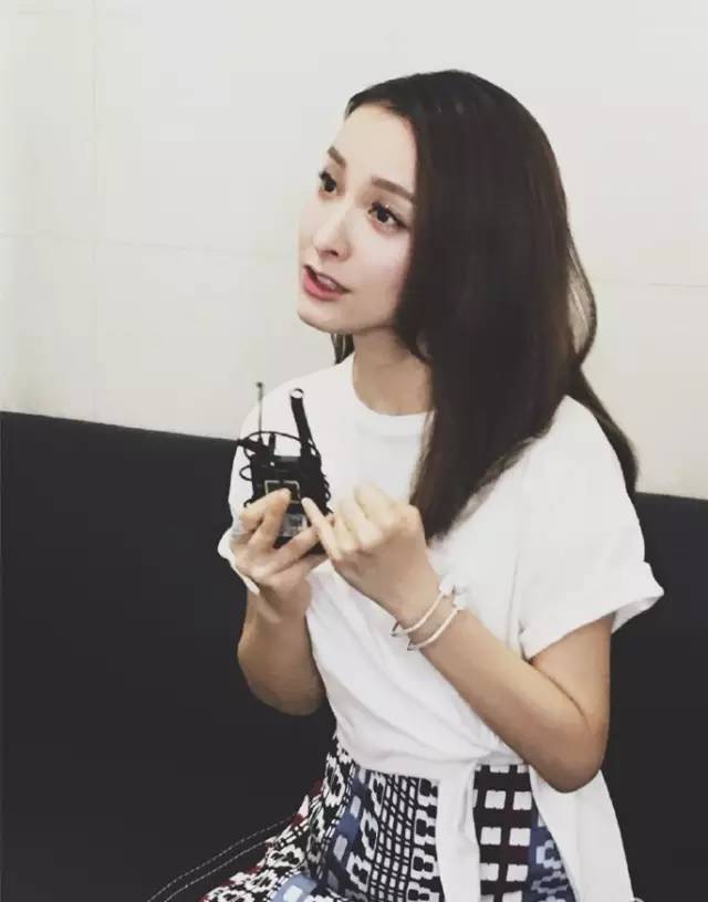 出生沈阳的主持人,主持人吴昕的简历