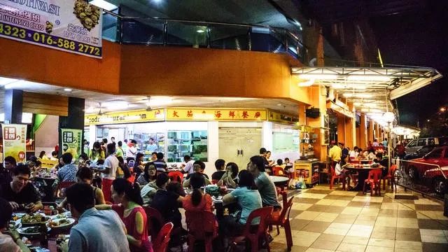 象拔蚌打捞,深海生猛龙虾象拔蚌四人海鲜大餐