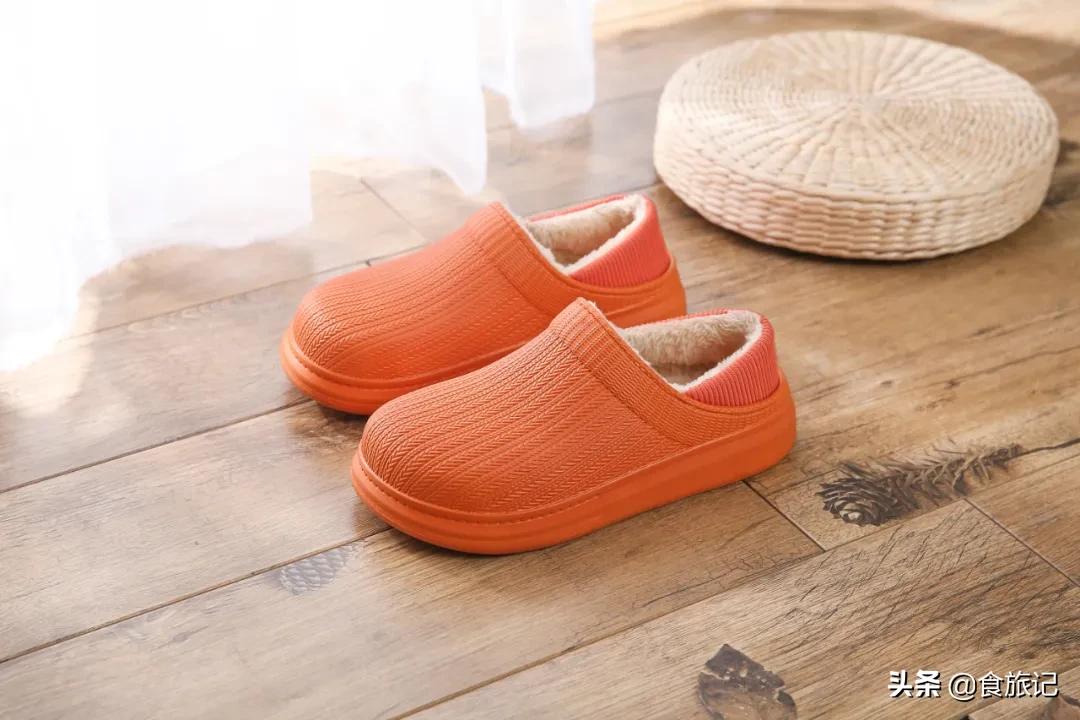 穿上这棉拖，如同踩在大朵棉花上，不怕水防滑、1秒解压，巨舒服