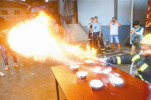 小孩玩面粉可以吗,家里有小孩注意看护不离视线