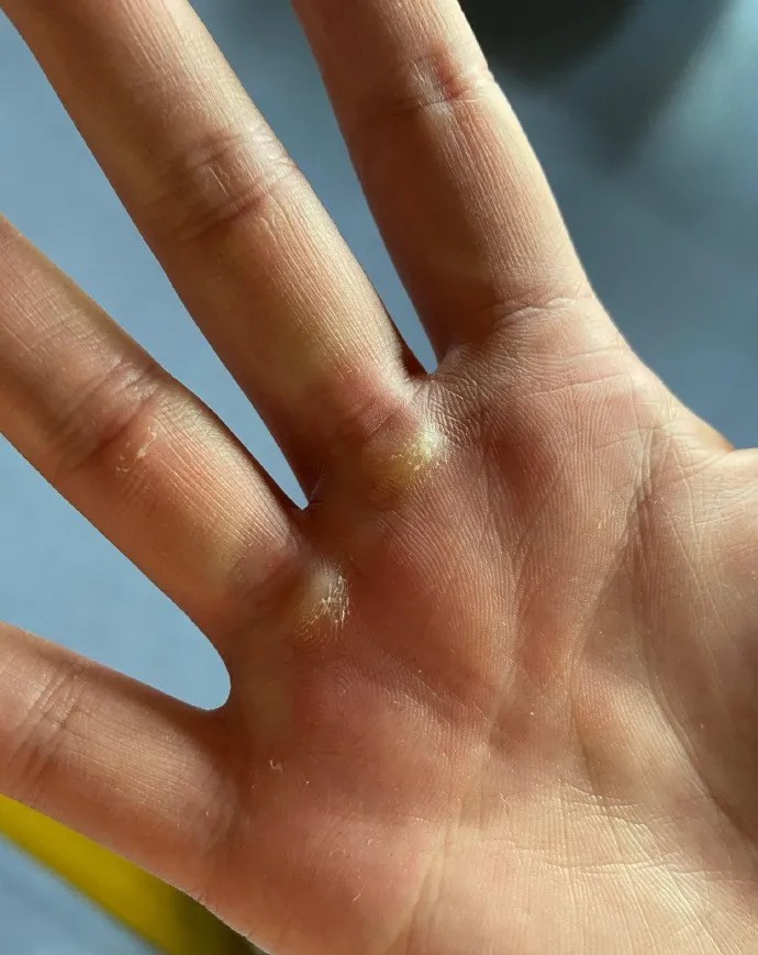 河南腹肌女神在线秀翘臀，性感指数100%，网友：我想拥有！