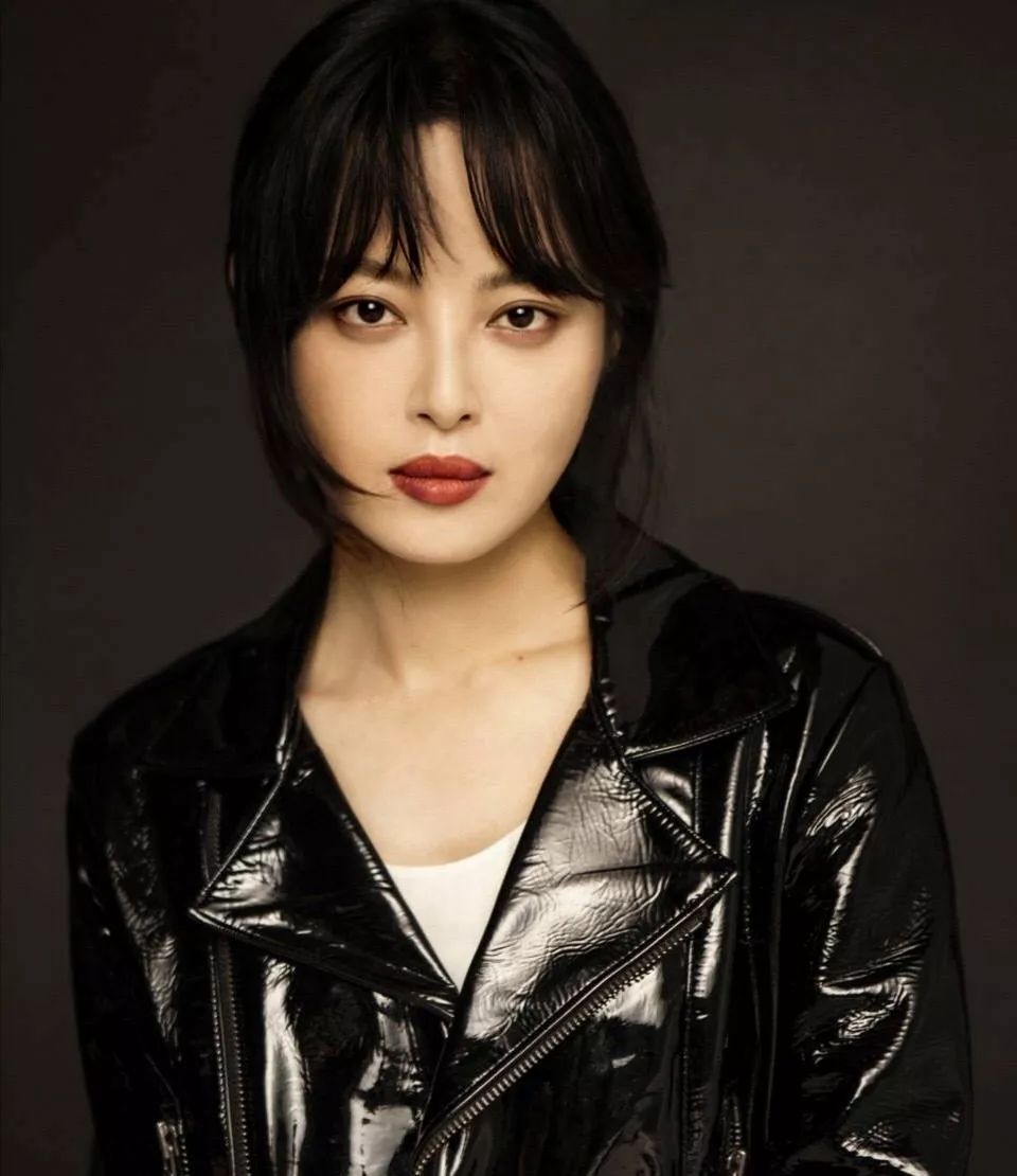 我的机器人女友辛芷蕾完整版,我的机器人女友辛芷蕾服装