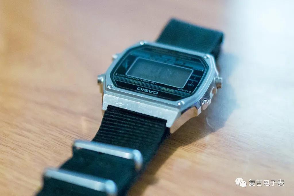 走在希望的拐角——CASIOW350全金属旗鱼