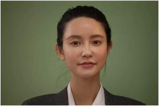 一条微博让公司市值蒸发近600亿港币，这个手撕小三的总裁太太后悔了吗？