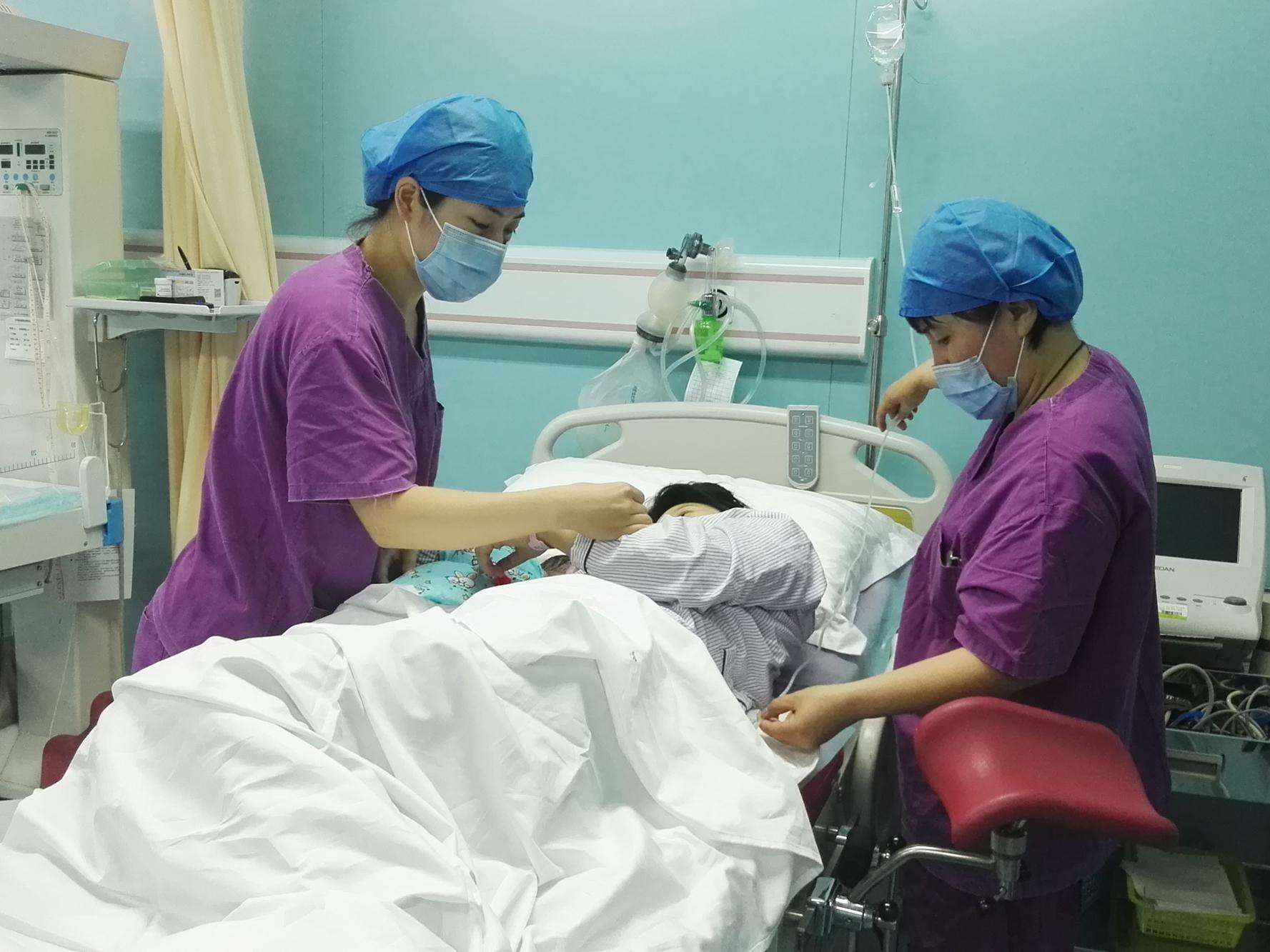 杨振宁翁帆结婚相差多大岁数,翁帆与杨振宁结婚生活状况怎样