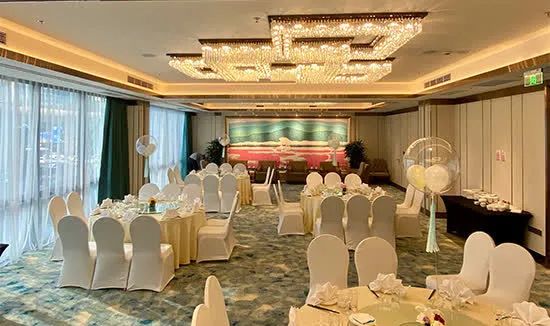 静安繁华市中心酒店人均¥125起！脆皮炸乳鸽、香酥鸭令人疯狂