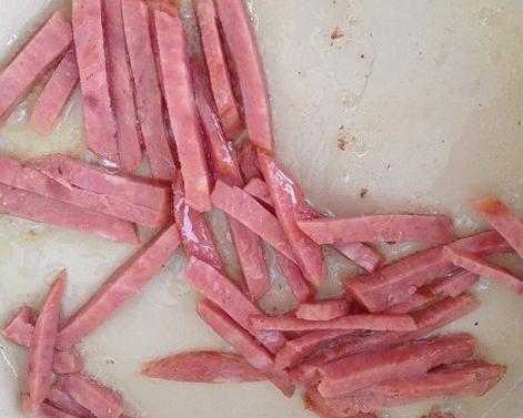 西红柿火腿鸡蛋饼做法儿童早餐,早餐就吃它10分钟搞定香甜酥脆