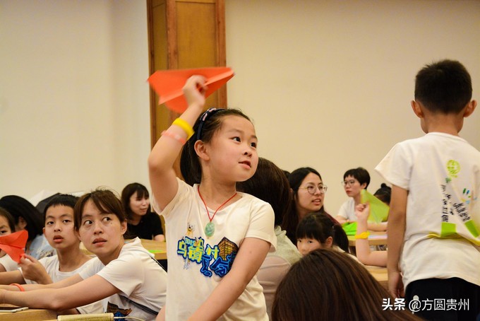 这个夏日，看这个美女如何在浙江乌村的第一百种玩法