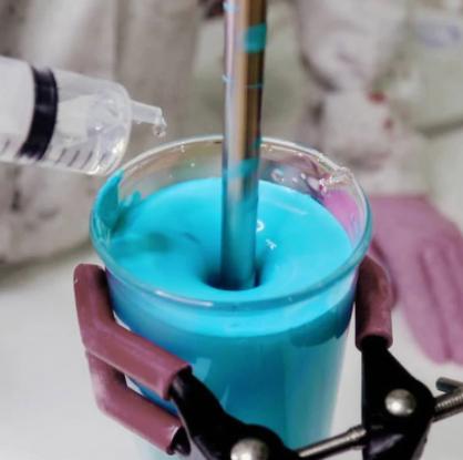 英国毕加索天价名画被撕,英国画家撕名画