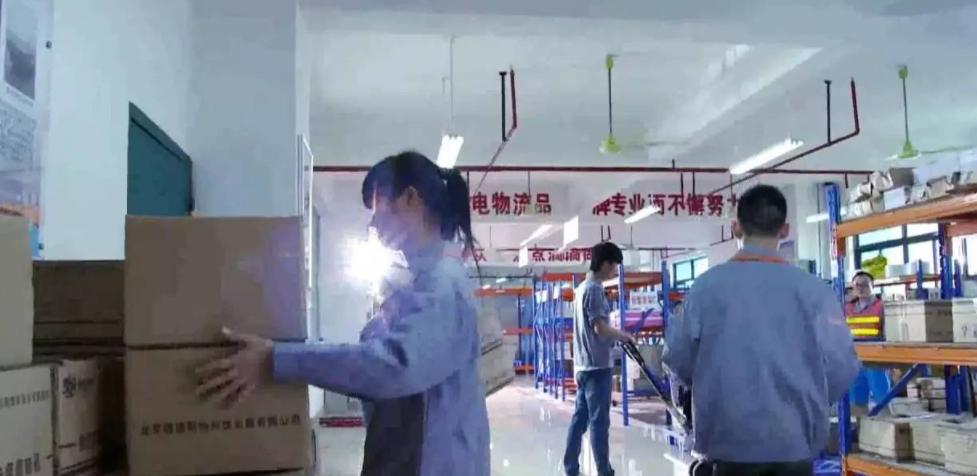 无语！大学生“天价”学费想圆空姐梦，毕业却被分配在酒店大堂