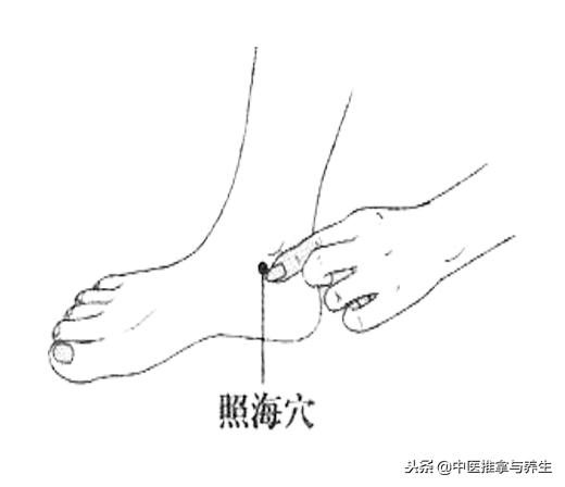 中医推拿治疗慢性咽炎，自己在家就能做