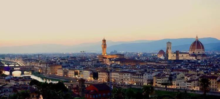 “25岁，第一场艳遇后，上瘾了”