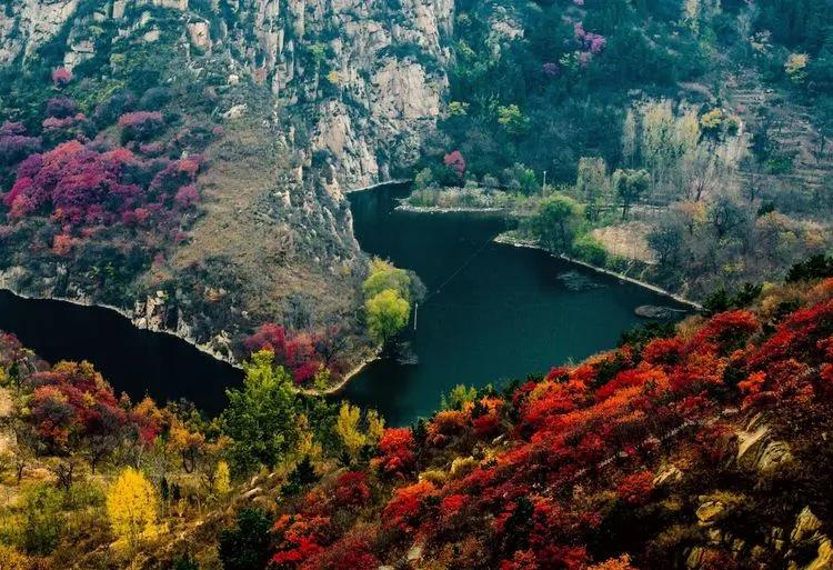 灵山秀水度深秋,灵山秀水堪称世外桃源