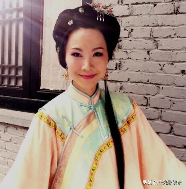 重庆十二位女明星名单,最火的12位重庆女明星