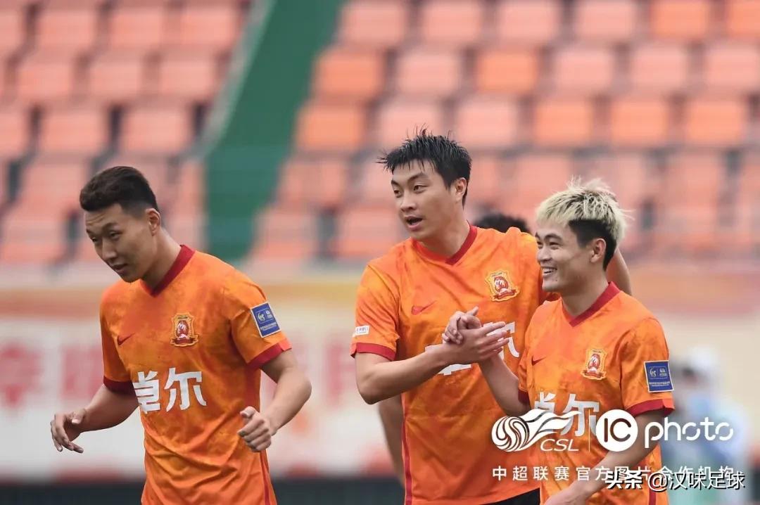 武汉队祝贺李霄鹏,武汉队遭遇足协严厉处罚