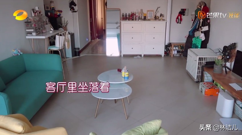 吴昕穿何炅送的毛衣,吴昕用的面霜