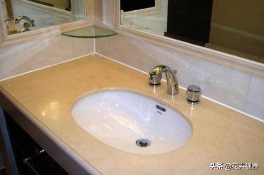 浴室厕所玻璃胶发黑怎么去除,卫生间玻璃胶变黑怎么处理