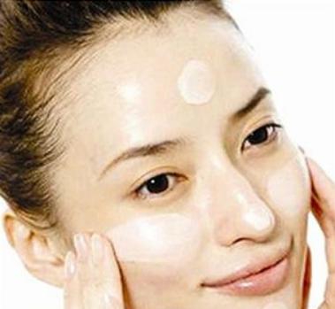 出油卡粉脱妆怎么化妆,妆面浮粉如何补妆