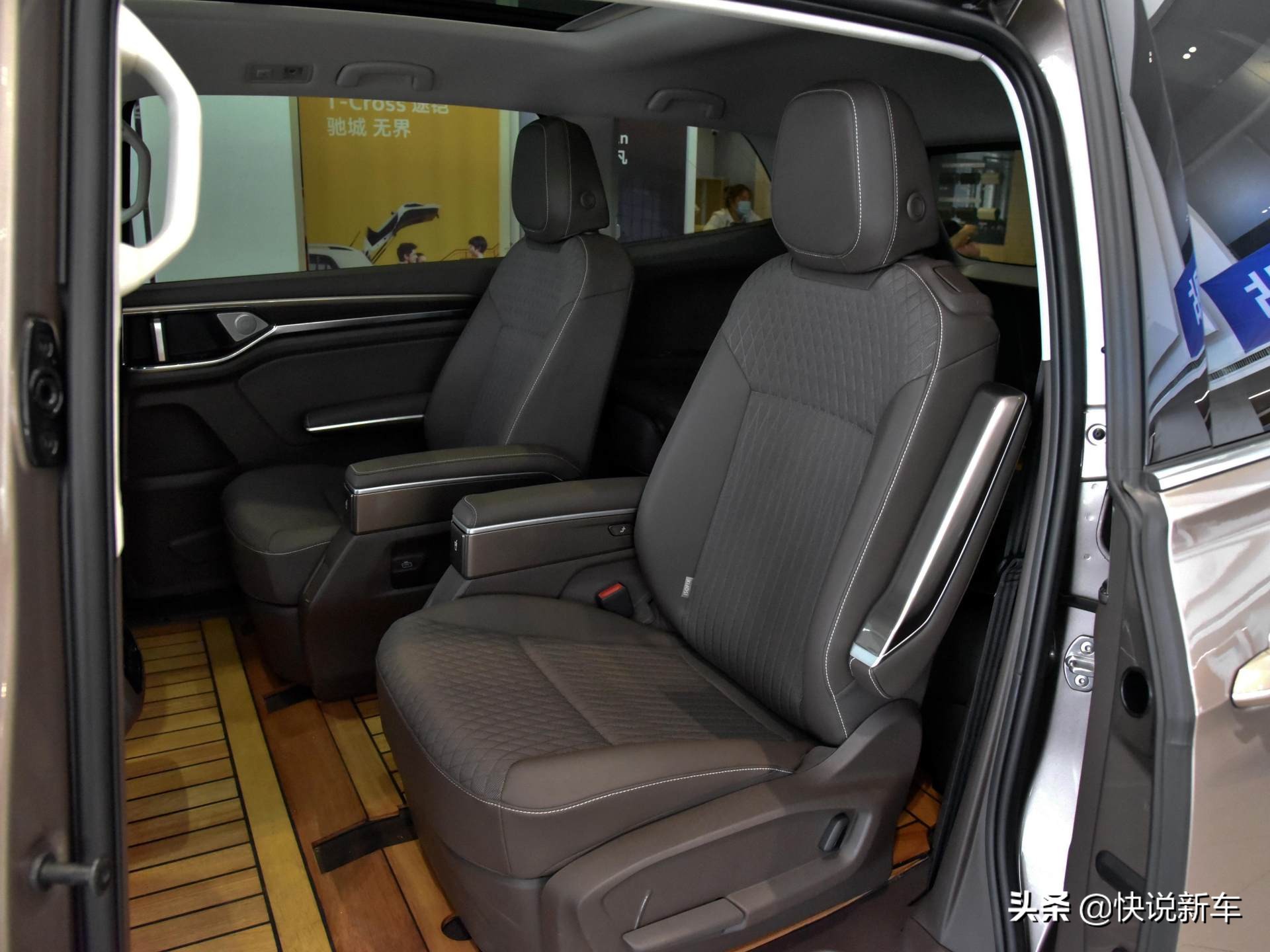 7座mpv家用车型推荐大众威然,空间大性价比高的7座车mpv